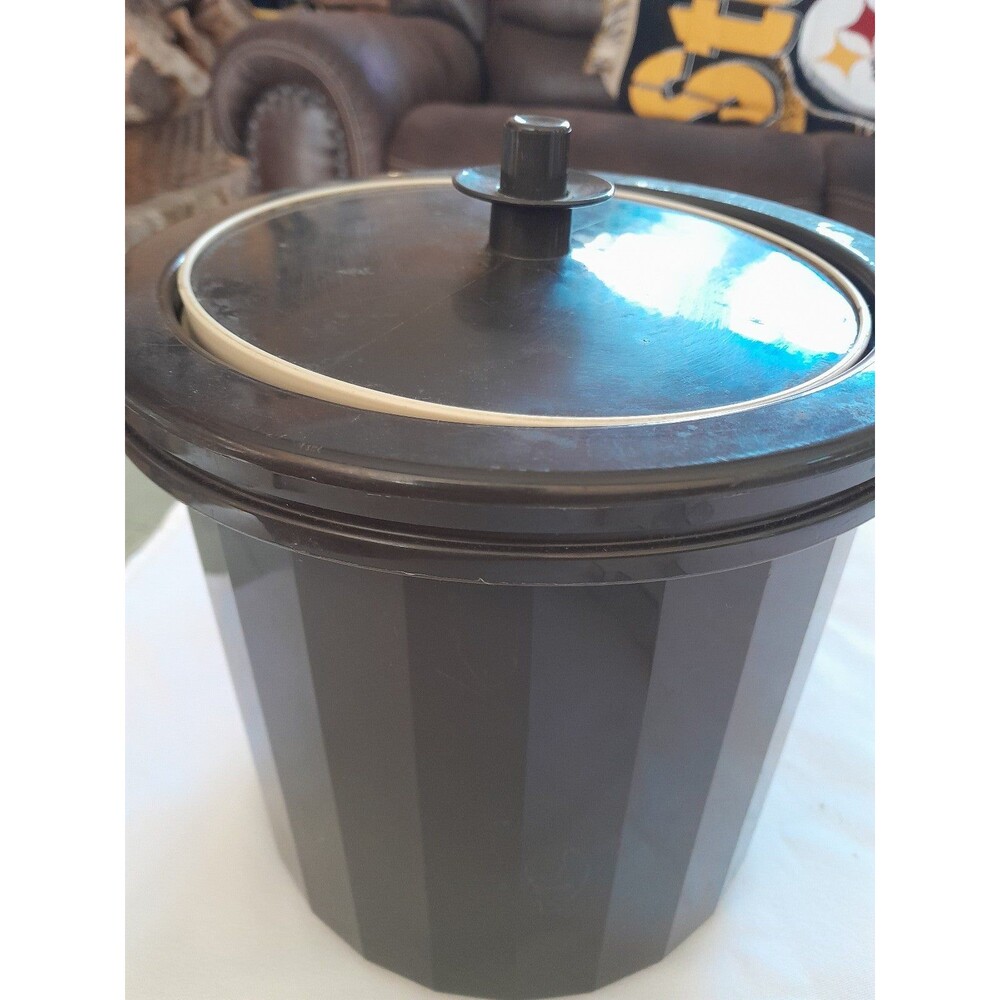Tupperware ice bucket with tongs - Picture 2 of 11